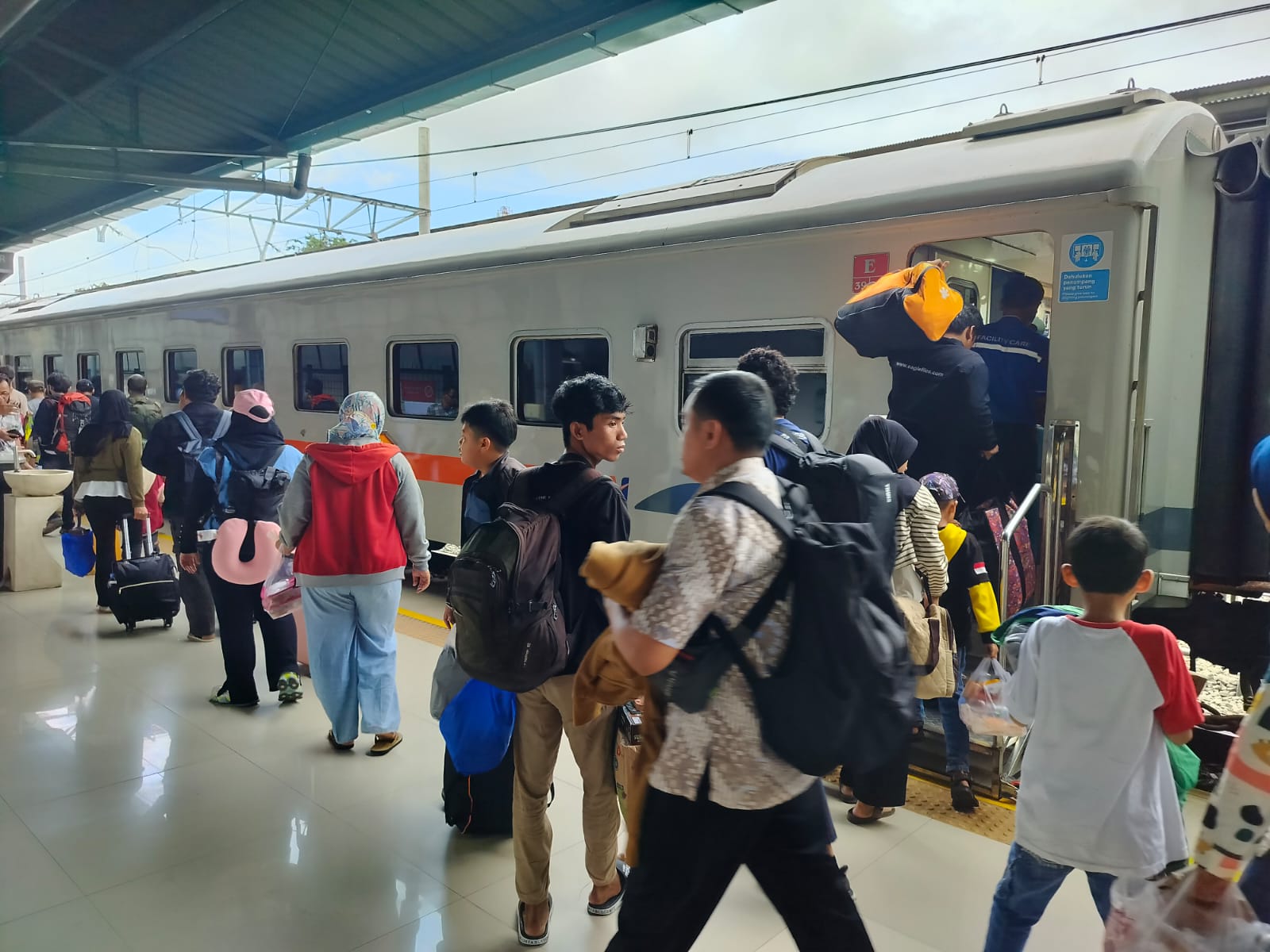 Puncak Mudik Diperkirakan 28 Maret, KAI Catat 3,13 Juta Tiket Terjual dan 1,2 Juta Penumpang Terlayani
