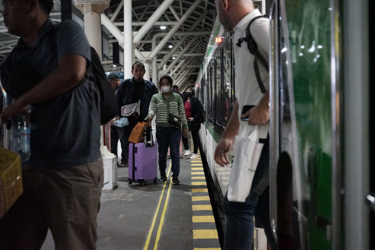 Prediksi Lonjakan Penumpang KA Bandara Lebaran Tahun 2025