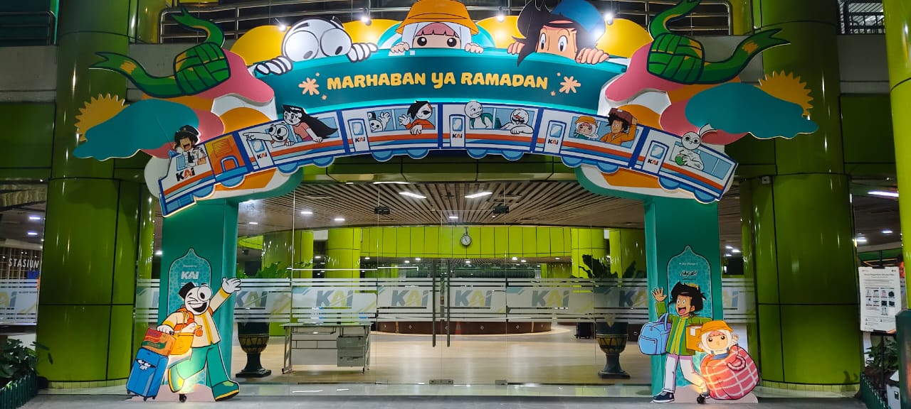 KAI Hadirkan Tematik Lebaran dengan Tokoh Kartun Karya Anak Bangsa di Stasiun