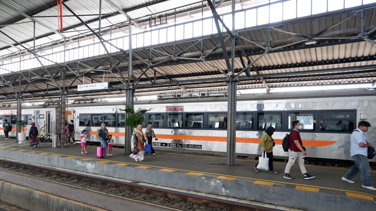 Ribuan Pemudik Tiba di Stasiun Daop 4 Semarang Sabtu Jadi Puncak Kedatangan