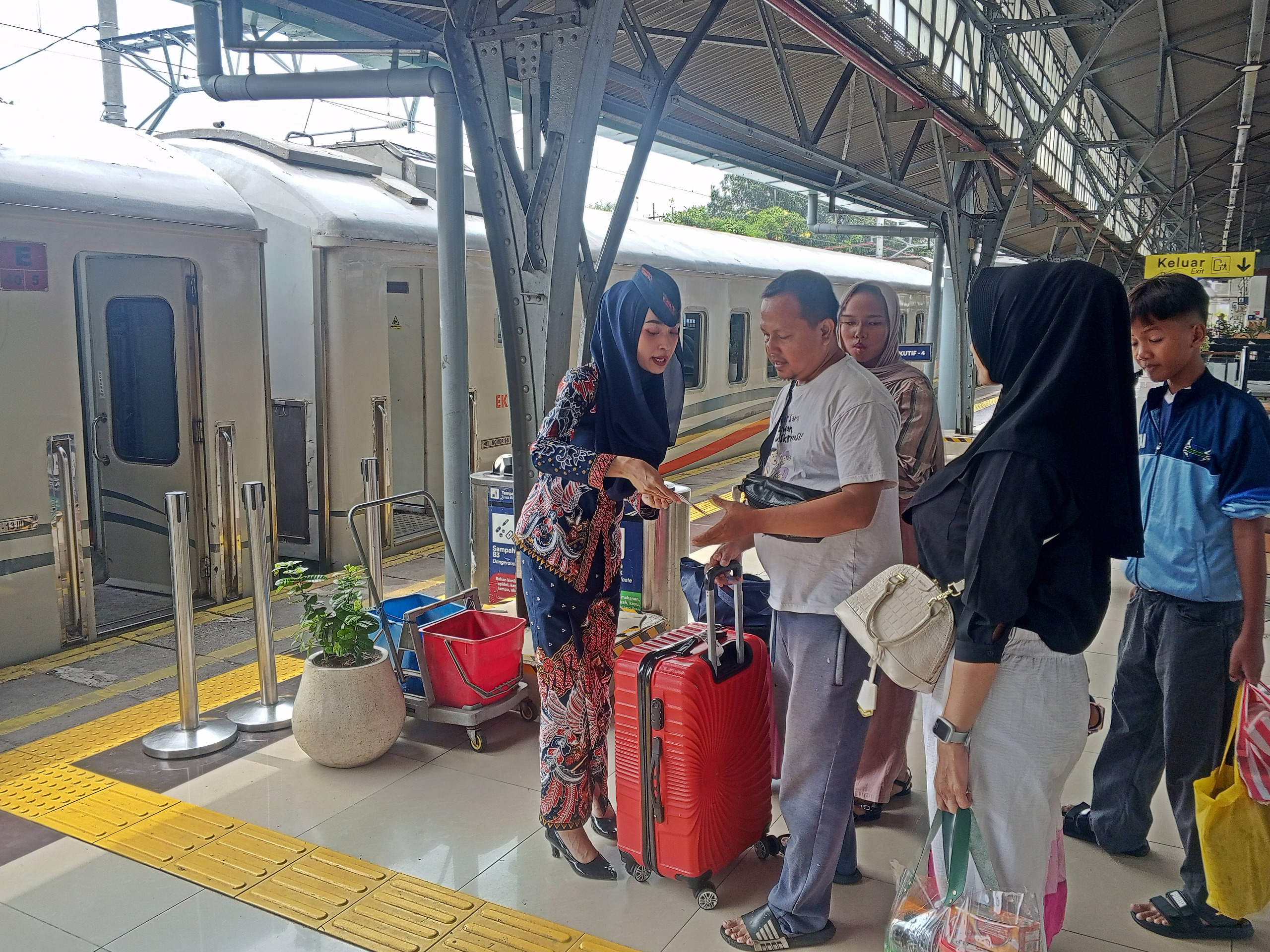 BBM Subsidi Hadir, Masyarakat Nikmati Tarif Kereta Api Murah untuk Mudik Lebaran