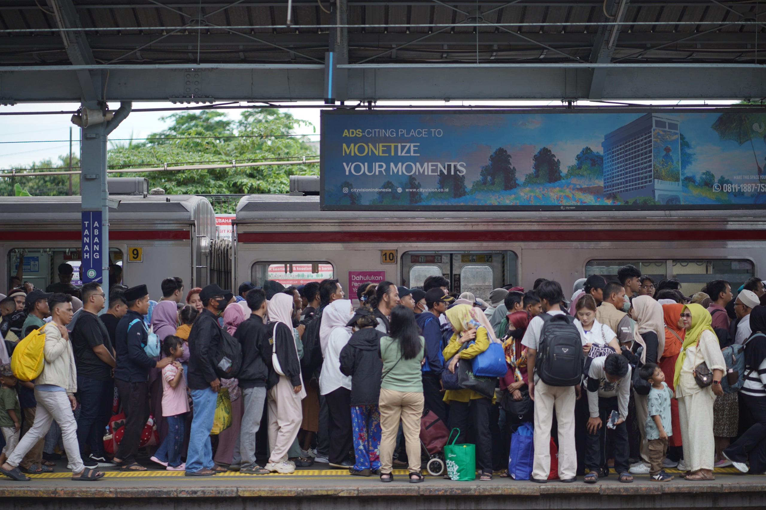 Pengguna KAI Commuter Lebaran 2025 Tembus Rekor di Jabodetabek dan Daerah