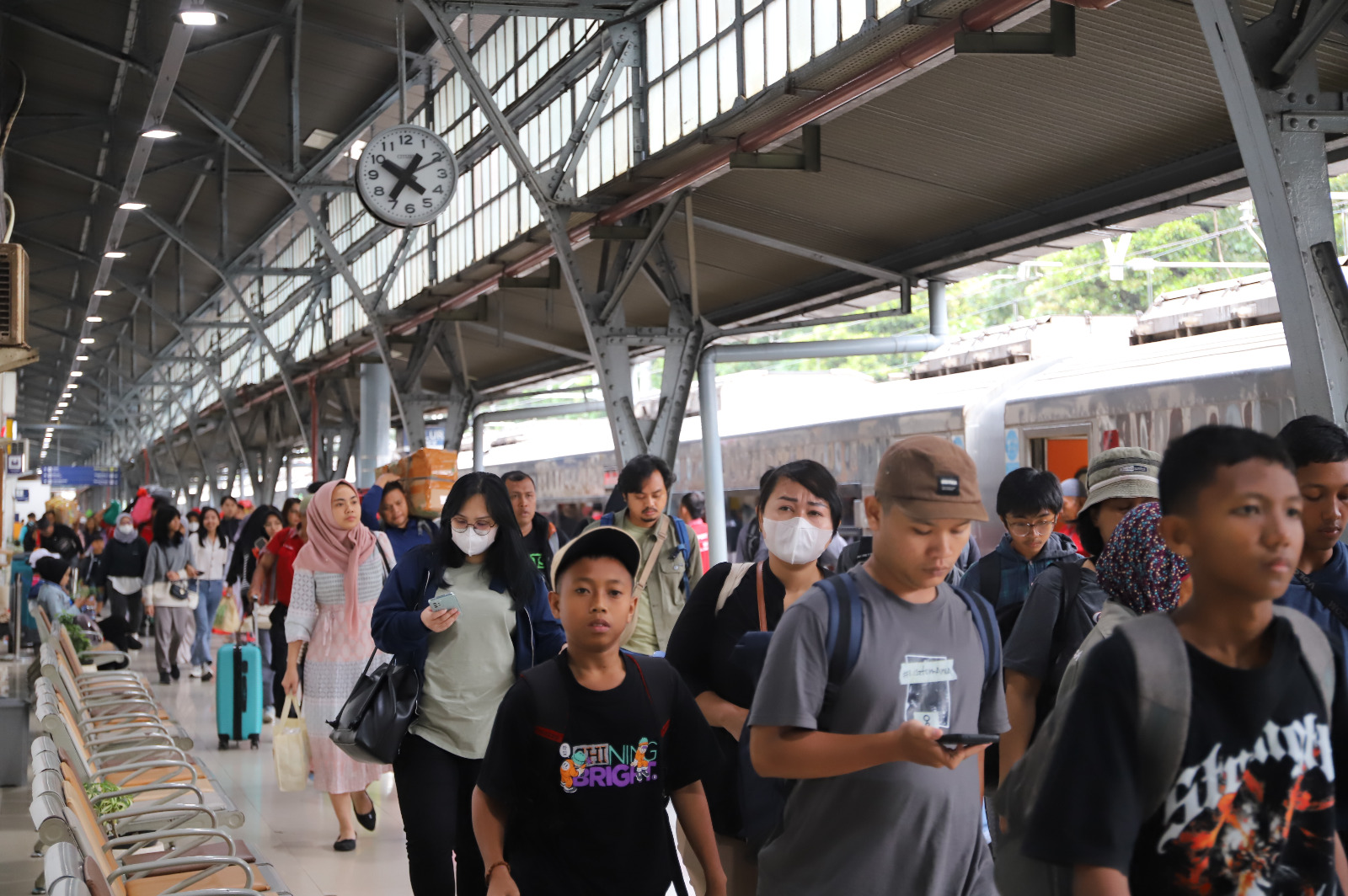 (VIDEO) Layanan KAI Group Dorong Transportasi Berkelanjutan di Triwulan Pertama