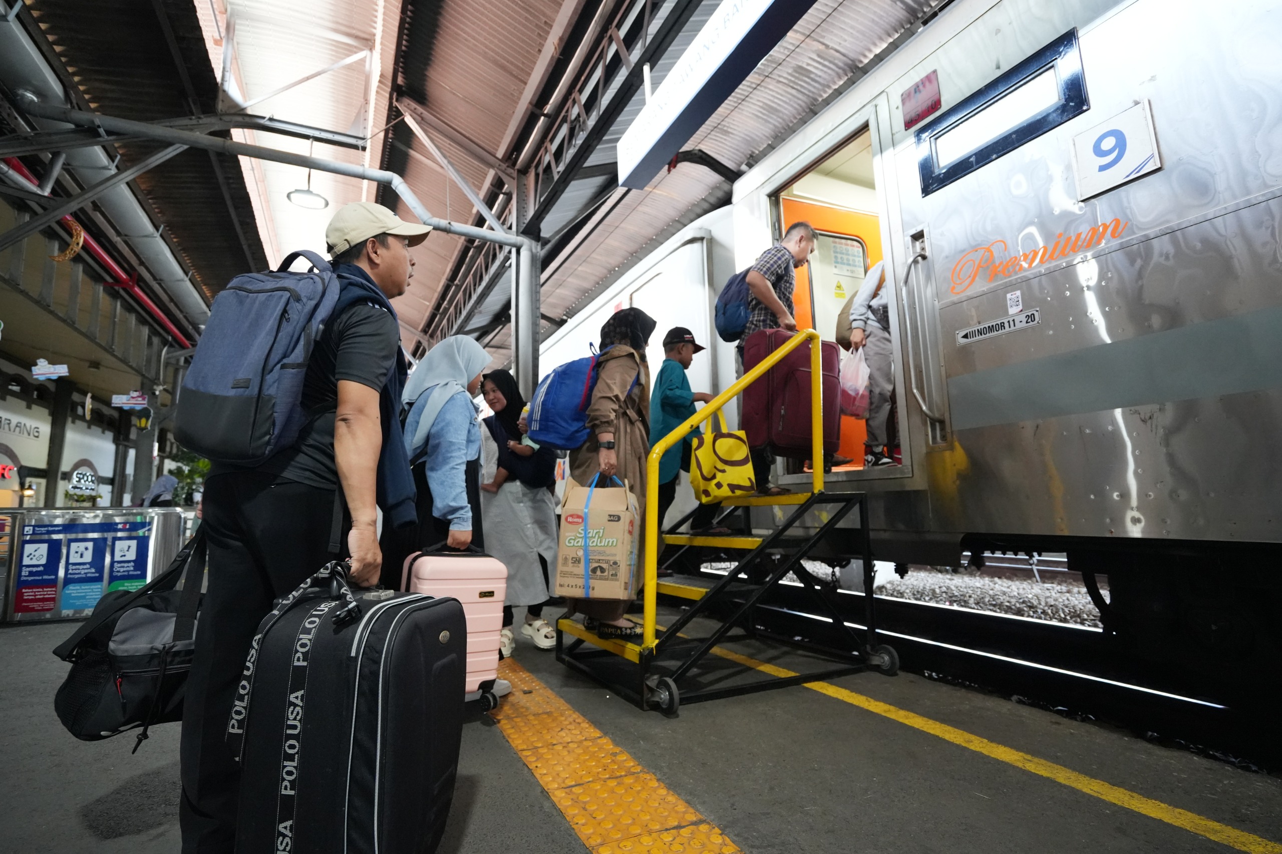 Stasiun Tawang dan Poncol Dipenuhi 497.297 Pemudik Selama Lebaran 2025