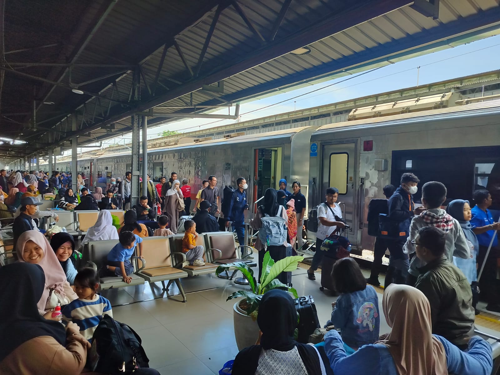 Kapasitas Kereta Api KAI Meningkat untuk Layani 4 Juta Penumpang Pasca Lebaran