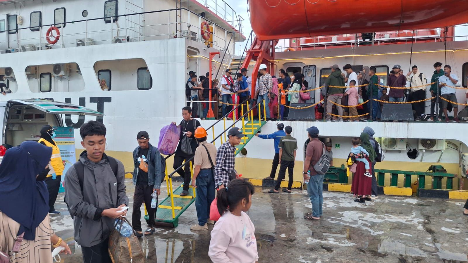 Pelindo Tegaskan Komitmen Lewat Posko Lebaran dan Layanan Terminal yang Ditingkatkan