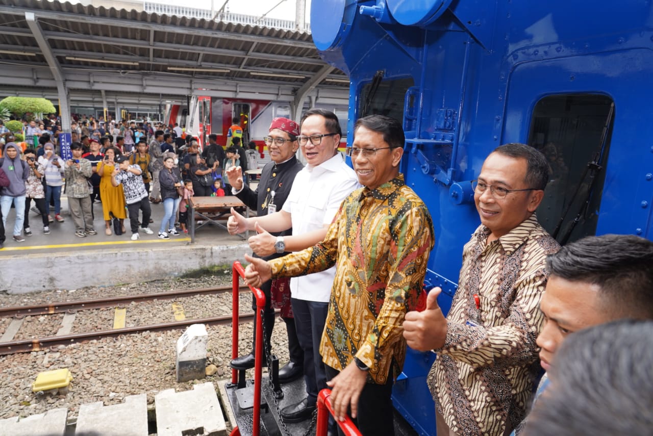 KAI 100 Tahun KRL Berkelanjutan, Integrasi Layanan dan Inovasi Hijau