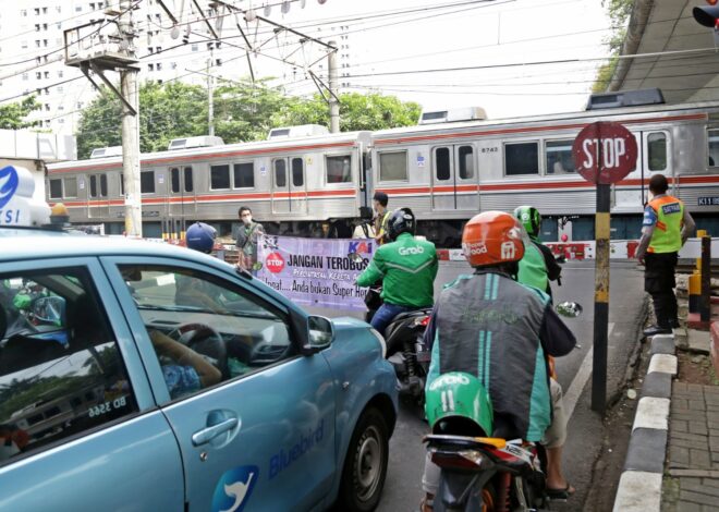(VIDEO) KAI Commuter Hukum Tegas, Imbau Patuh Aturan Perlintasan untuk Keselamatan