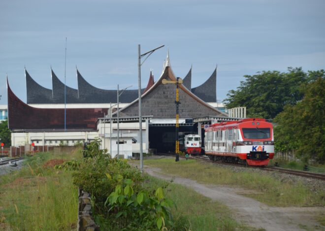 Menikmati Keindahan Alam dan Wisata Sumatera Barat dengan Kereta Api: Pariaman Ekspres, Minangkabau Ekspres dan Lembah Anai